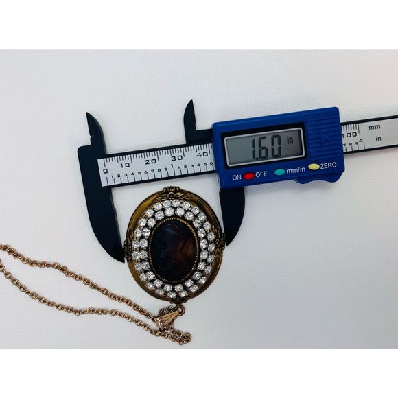 Vintage Oval Cameo With Rhinestones Pendant Necklace - Picture 5 of 7